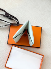 Load image into Gallery viewer, HERMES 2024 Calvi Card Holder in Vert Peppermint / Epsom