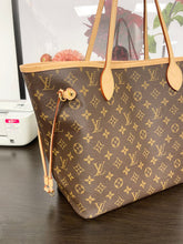 Load image into Gallery viewer, LOUIS VUITTON 2022 Monogram Neverfull MM Tote in Pivoine Pink