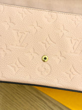 Load image into Gallery viewer, LOUIS VUITTON Félicie Pochette Empriente Leather Crossbody Bag - Rose Poudre