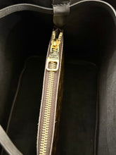 Load image into Gallery viewer, LOUIS VUITTON 2021 Monogram Canvas NéoNoé MM Crossbody Bag in Black