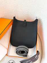 Load image into Gallery viewer, HERMES Evelyne TPM 16 Clemence Leather Amazone Bag - Noir/Ecru/Noir / PHW
