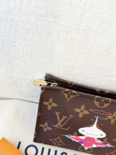 Load image into Gallery viewer, LOUIS VUITTON 2025 LV x TM Takashi Murakami Monogram Toiletry Pouch 15 - Small