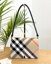Load image into Gallery viewer, BURBERRY 2024 Snip Shoulder Bag in Sand