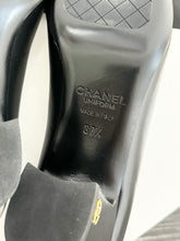 Load image into Gallery viewer, CHANEL 2020 Leather Uniform Pumps in Black - EU37.5