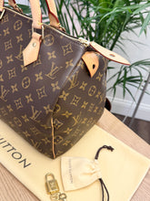 Load image into Gallery viewer, LOUIS VUITTON Monogram Speedy 30 Satchel Bag