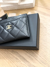 Load image into Gallery viewer, CHANEL 2021 Grained Calfskin & Gold-Tone Metal Classic Card Holder in Black