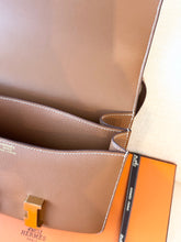 Load image into Gallery viewer, ✨TIMELESS✨Hermès Constance 24 Gold / Evercolor / Gold Hardware