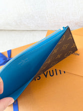 Load image into Gallery viewer, π NEW!! LOUIS VUITTON 2025 Monogram Zippy Coin Purse / Gaston Blue