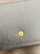 Load image into Gallery viewer, PRADA Vitello Move Trifold Wallet in Black