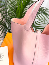 Load image into Gallery viewer, HERMES 2024 Clemence Picotin Lock 22 Palladium Hardware in Rose Sakura