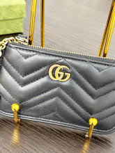 Load image into Gallery viewer, GUCCI GG Marmont Key Case in Black
