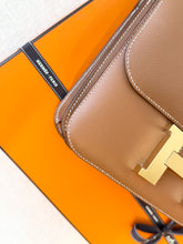 Load image into Gallery viewer, ✨TIMELESS✨Hermès Constance 24 Gold / Evercolor / Gold Hardware