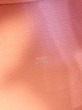 Load image into Gallery viewer, HERMES 2024 Clemence Picotin Lock 22 Palladium Hardware in Rose Sakura