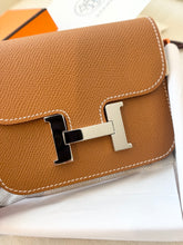 Load image into Gallery viewer, Hermès Constance Slim Wallet Gold Epsom / Silver Hardware