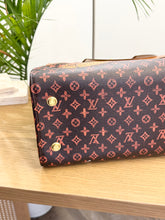 Load image into Gallery viewer, • LIMITED EDITION • LOUIS VUITTON Catogram City Steamer Cabas XXL Tote Bag