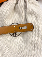 Load image into Gallery viewer, HERMES 2022 Epsom Leather Kelly 18 Belt in Gold