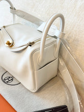 Load image into Gallery viewer, HERMES 2024 Swift Calfskin Leather Mini Lindy Handbag / White / GHW