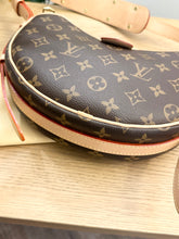 Load image into Gallery viewer, LOUIS VUITTON 2024 Monogram Croissant MM Shoulder Bag