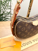 Load image into Gallery viewer, LOUIS VUITTON 2024 Monogram Croissant MM Shoulder Bag
