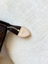 Load image into Gallery viewer, LOUIS VUITTON 2025 LV x TM Takashi Murakami Monogram Toiletry Pouch 26 - Large