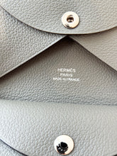 Load image into Gallery viewer, HERMES 2024 Calvi Duo Compact Card Holder in Gris Meyer / Evercolor