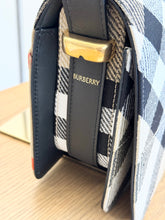 Load image into Gallery viewer, BURBERRY 2024 Snip Shoulder Bag in Sand