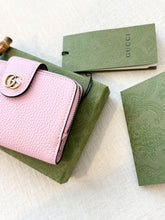 Load image into Gallery viewer, GUCCI Medium Double G Bi-Fold Compact Wallet with Bamboo / Pink