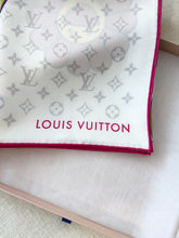 Load image into Gallery viewer, LOUIS VUITTON 2025 LV x TM Monogram Superflat Square 90