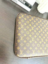 Load image into Gallery viewer, LOUIS VUITTON Monogram Canvas 15 Inch Laptop Case