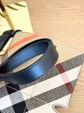 Load image into Gallery viewer, BURBERRY 2024 Snip Shoulder Bag in Sand