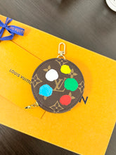 Load image into Gallery viewer, ▪️SOLD▪️LOUIS VUITTON 2023 LV x YK Multi Pochette Accessories Monogram Round Coin Purse
