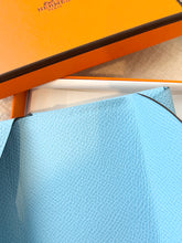 Load image into Gallery viewer, HERMES 2023 Calvi Duo Compact Card Holder - Celeste / Epsom