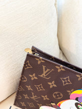 Load image into Gallery viewer, LOUIS VUITTON 2025 LV x TM Takashi Murakami Monogram Toiletry Pouch 26 - Large