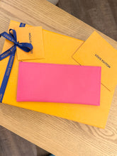 Load image into Gallery viewer, LOUIS VUITTON 2024 Canvas Credit Card Holder in Pondichery Pink
