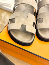 Load image into Gallery viewer, HERMES Genius Suede Goatskin Sandals in Beige Sable - EU37