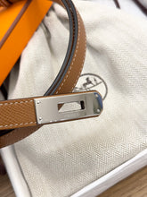 Load image into Gallery viewer, HERMES 2022 Epsom Leather Kelly 18 Belt in Gold