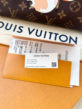 Load image into Gallery viewer, LOUIS VUITTON 2025 LV x TM Takashi Murakami Monogram Toiletry Pouch 26 - Large