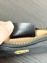 Load image into Gallery viewer, GUCCI GG Marmont Key Case in Black