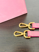 Load image into Gallery viewer, JACQUEMUS Le Chiquito Mini Leather Tote in Pink