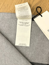 Load image into Gallery viewer, GUCCI Unisex Wool GG Monogram Jacquard Knit Scarf in Grey
