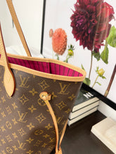 Load image into Gallery viewer, LOUIS VUITTON 2022 Monogram Neverfull MM Tote in Pivoine Pink