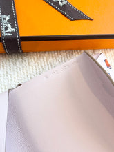 Load image into Gallery viewer, HERMES 2025 Calvi Duo Suitcase "Valises" Printed Swift Leather / Mauve Pale