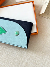 Load image into Gallery viewer, HERMES 2023 “Poisson” Card Holder in
Bleu Navy / Bleu Zéphyr / Vert Comics
