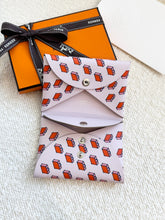 Load image into Gallery viewer, HERMES 2025 Calvi Duo Suitcase "Valises" Printed Swift Leather / Mauve Pale