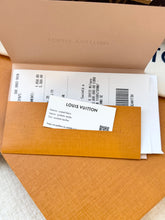 Load image into Gallery viewer, LOUIS VUITTON 2025 LV x TM Takashi Murakami Monogram Toiletry Pouch 19 - Medium