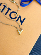 Load image into Gallery viewer, ▪️SOLD▪️LOUIS VUITTON Essential V Necklace in Golden Metal
