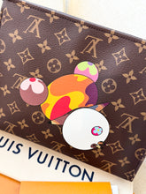 Load image into Gallery viewer, LOUIS VUITTON 2025 LV x TM Takashi Murakami Monogram Toiletry Pouch 26 - Large