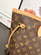 Load image into Gallery viewer, LOUIS VUITTON 2022 Monogram Neverfull MM Tote in Pivoine Pink
