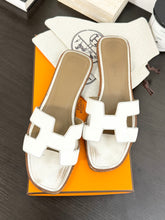 Load image into Gallery viewer, ▪️SOLD▪️HERMES Oran Sandals in White - EU37.5