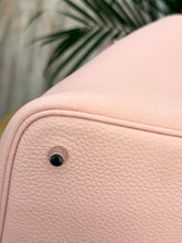 Load image into Gallery viewer, HERMES 2024 Clemence Picotin Lock 22 Palladium Hardware in Rose Sakura